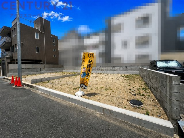 JR立花駅まで徒歩9分という便利な立地でありながら、落ち着いた住宅街なので、ご家族で長く安心して暮らせる環境です。
