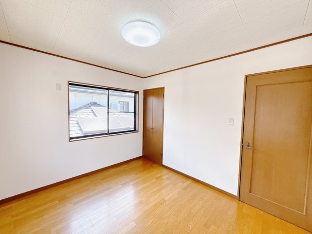 ■2階洋室｜子供部屋のメリットは「自立心を養うことができる」「自分で整理整頓できるようになる」そして、お子様が成長した際には「プライバシーを確保できる」といい事だらけ♪