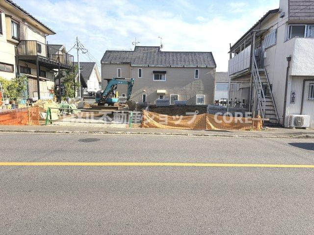 小学校や保育園が近く、子育て環境良好。小さなお子様がいる方には、安心な立地になっております。