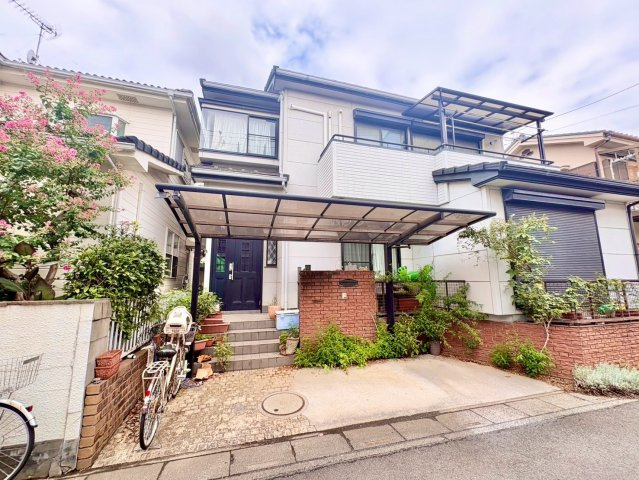 ■お好きなハウスメーカーで建築可能です！　■土地面積約30坪・整形地　■南東道路・日当たり良好！　■近くに商業施設充実！　■東越谷小学校徒歩3分(210ｍ)・越谷東中学校徒歩19分(1500ｍ)