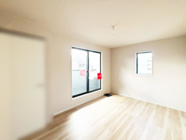 バルコニー面したお部屋は、8.7帖です。寝室にもオススメです。※施工例