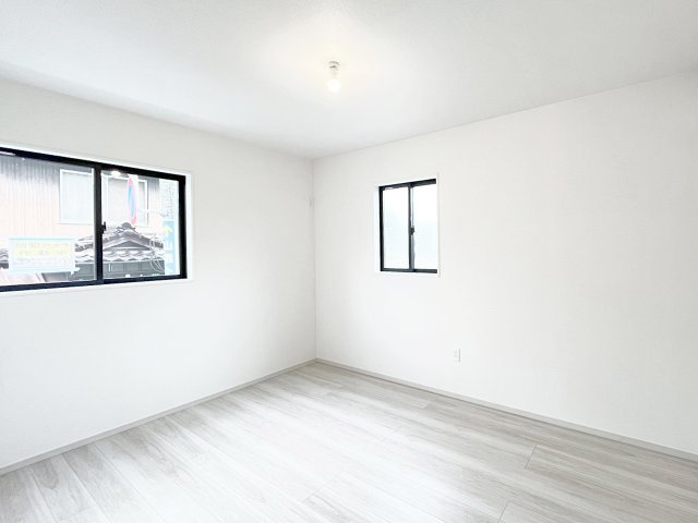 2階洋室です。どんなインテリアにも合わせやすいです。※施工例