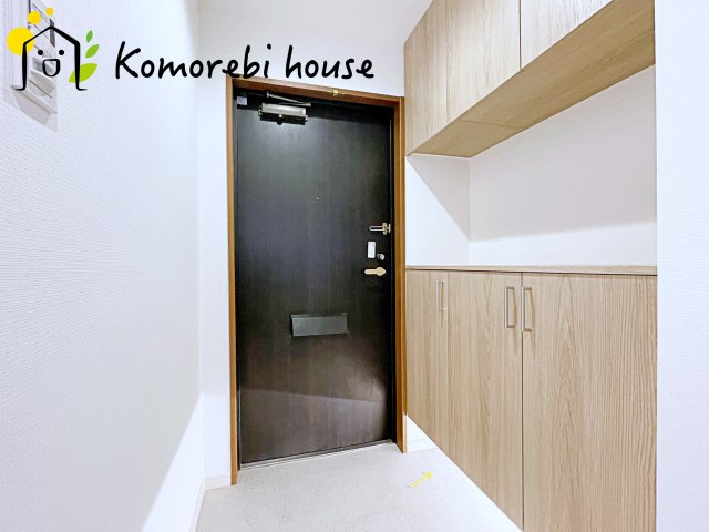 収納もある玄関です