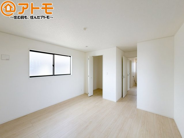 収納スペースもしっかり確保したお部屋は、収納家具の数も減らせるのでお部屋を広く使えます！