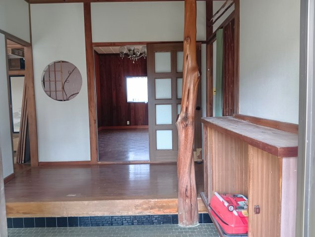 下駄箱があるので収納できてすっきり見えますね！