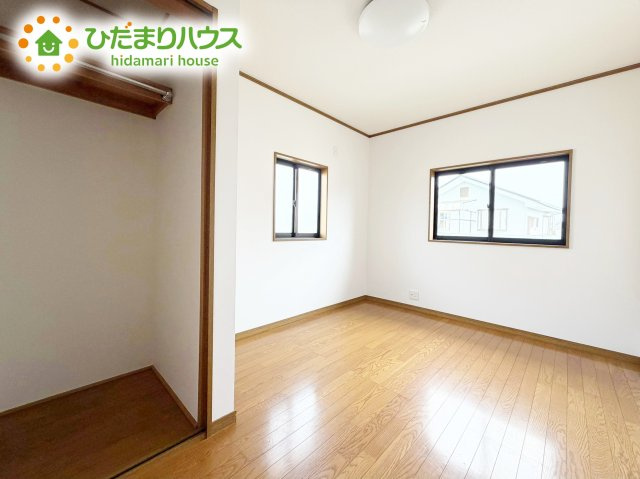 2面採光を確保した明るい室内は、風通しも良く、大変居心地の良い空間となっております。