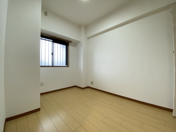 【エクレール豊春Ⅲ　中古マンションの洋室】