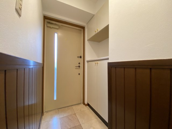 【エクレール豊春Ⅲ　中古マンションの玄関】