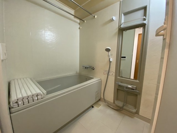 【エクレール豊春Ⅲ　中古マンションの浴室】
