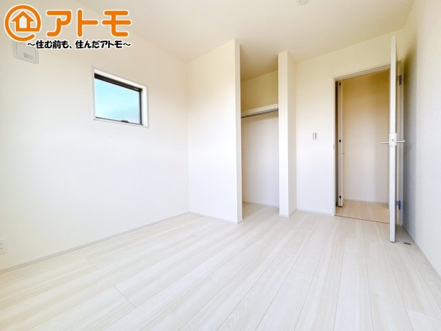 各居室に収納がついているので、部屋の中をすっきり見せることができますね！