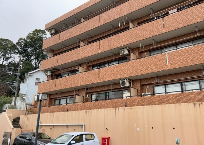 ＳＲＣ造は強度や耐震性の面でもRC造と比べて優れています。そのため、10階建以上の高層または超高層マンションなどの建築にも多く採用されています。柱や梁などのサイズが小さくても高い耐震性を確保できます。