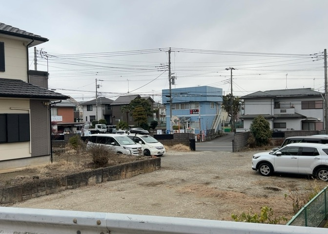 眺望を気にして物件を探す場合、前面に建物が建っていないか現地で確認しましょう！前面に建物があると景色はもちろん、日当たりや風通しにも影響が出てきます。住んだ時のことを想像しながら現地見学をしましょう。