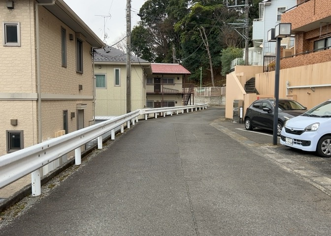 景色重視でお家選ぶをするとスーパーが遠い！学校が遠い！など生活をするうえで利便性で困ることもあります。まず一度現地を見学する際に、周辺の施設などがあるかを確認し、暮らし始めた後のことを想像しましょう。