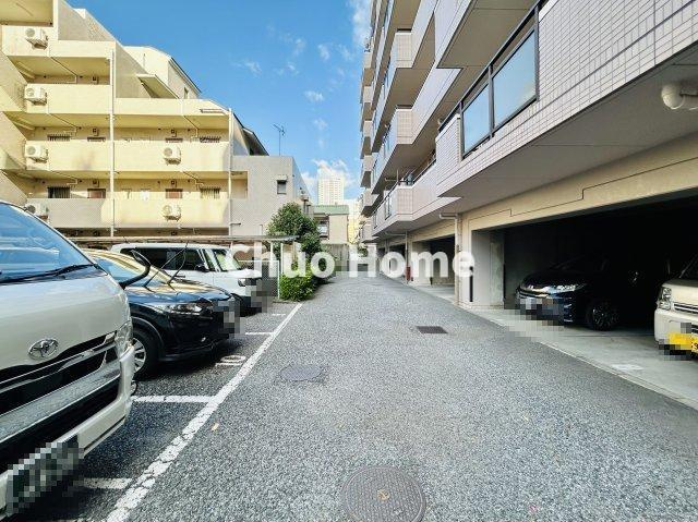 【敷地内駐車場】最新の空き状況や費用などの詳細は担当スタッフまでお問い合わせください。
