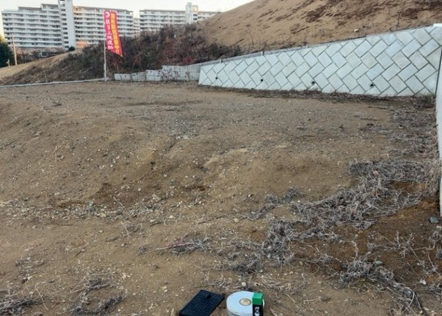 隣家の土地はどうなっているのか、生活利便施設が近くにあるのか、学校まで近いかなど、お客様のライフスタイルにあわせたイメージが重要です。また、近くにあると困る施設が近くにないかも確認するといいでしょう。