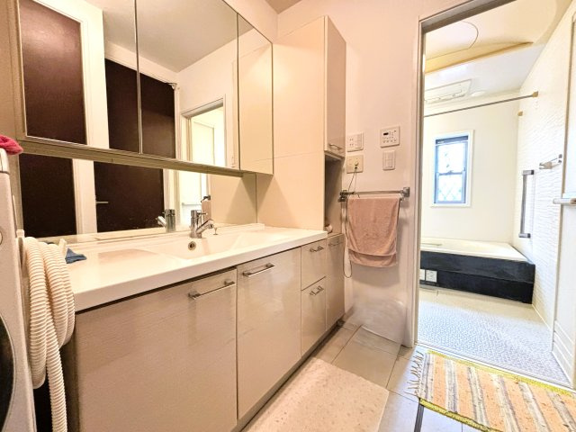 洗面室、洗面台