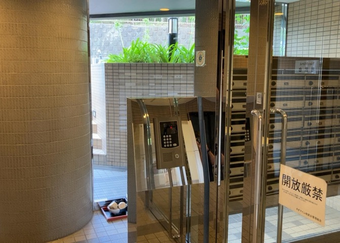 当然のことではありますが、オートロックやセンサーライト、ホームセキュリティーなどの防犯設備があれば、小さいお子様がいるご家庭も安心ですよね！まず物件購入の際は、防犯設備もチェックするようにしましょう。