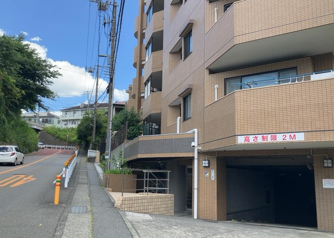 景色重視でお家選ぶをするとスーパーが遠い！学校が遠い！など生活をするうえで利便性で困ることもあります。まず一度現地を見学する際に、周辺の施設などがあるかを確認し、暮らし始めた後のことを想像しましょう。