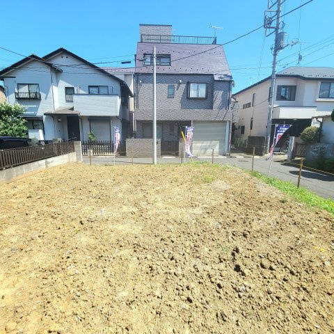 閑静な住宅街・南東南西角地で陽当り良好！広々23.2帖のリビング空間！キッチン・洗面・浴室がまとまった水回り動線で、家事の移動もスムーズです！WIC×2か所・土間収納のある収納豊富な間取りです！