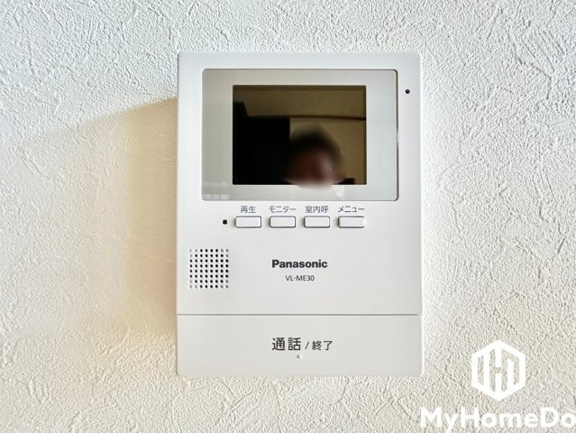 家にいながら訪問者を確認、安全性の高いTVモニター付インターホン