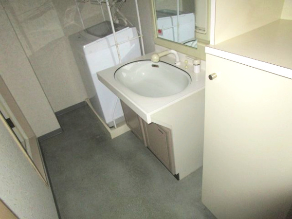 【下呂市少ケ野の中古マンションの脱衣場】