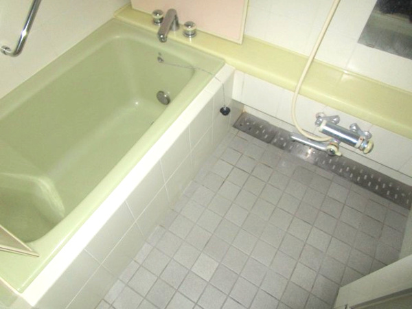 【下呂市少ケ野の中古マンションの浴室】