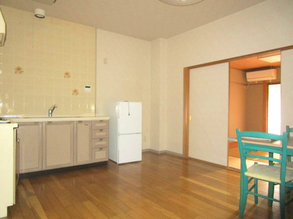 【下呂市少ケ野の中古マンションの居間】