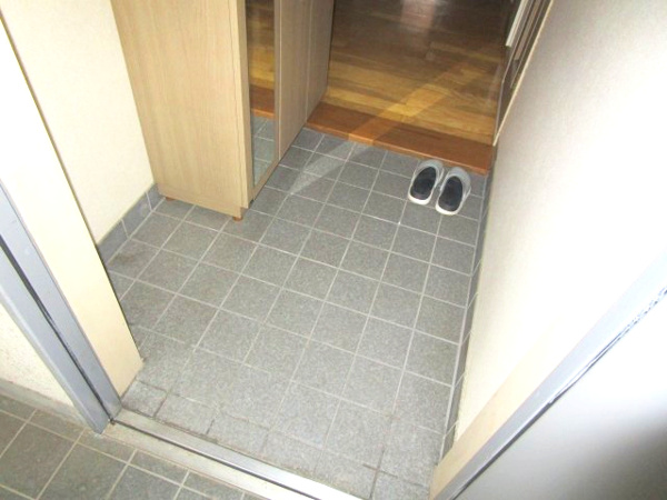 【下呂市少ケ野の中古マンションの玄関】