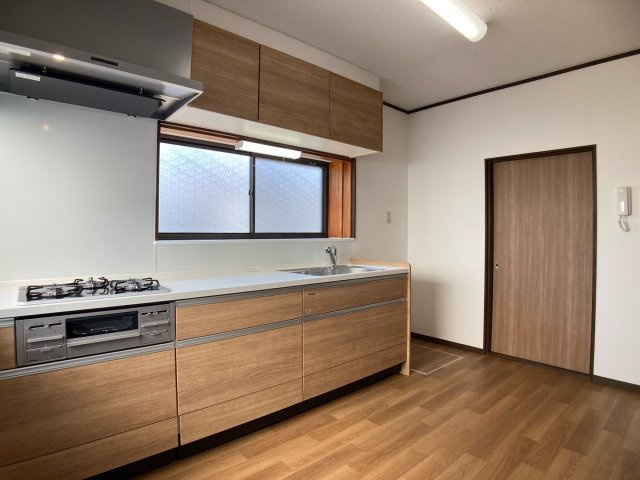 キッチンパネルはマグネット式収納がつけられます！いつでも見学可能です♪お問合せは＜Tel　026-477-7419＞まで♪　