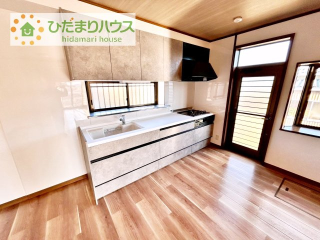 3口コンロと収納豊富なキッチンで、ママの毎日のお料理もはかどります☆