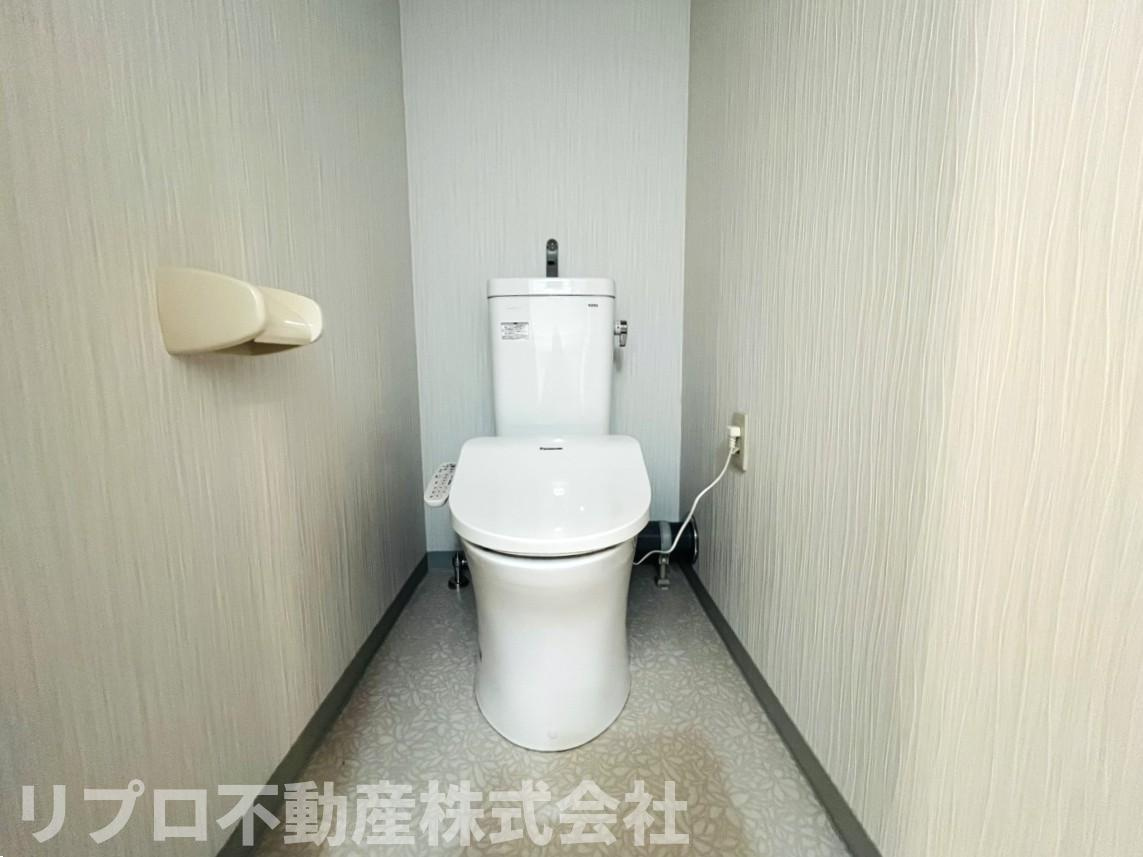 温水洗浄便座に交換済みです♪