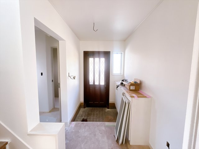 ※リフォーム前の写真になります。　◎閑静な分譲地内の北東角地　◎ゆったりとした広さの間取りが特徴です。　◎現在、内外装の大規模リフォーム中！
