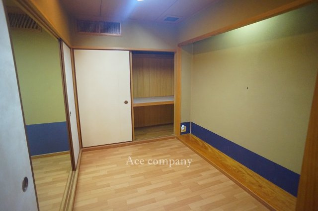 【2階：洋和室約3.7帖】