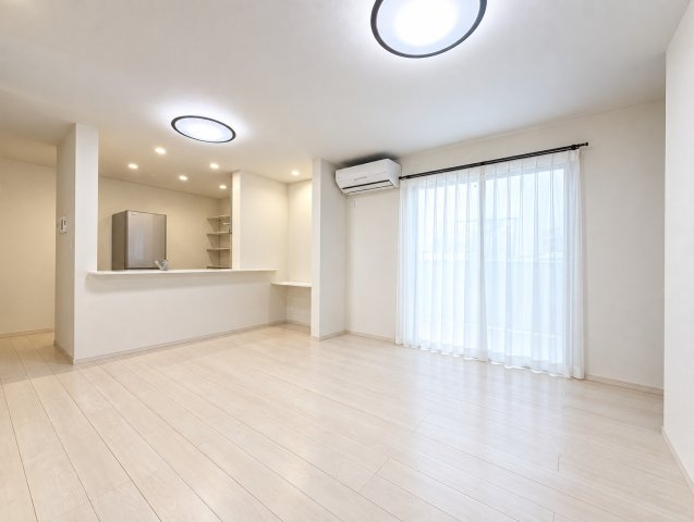 LDK（約18.7帖）　※CG加工により一部家具等を削除しています。