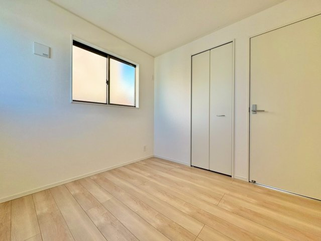 洋室4.5帖・収納付きで、お部屋がすっきり片付きます。