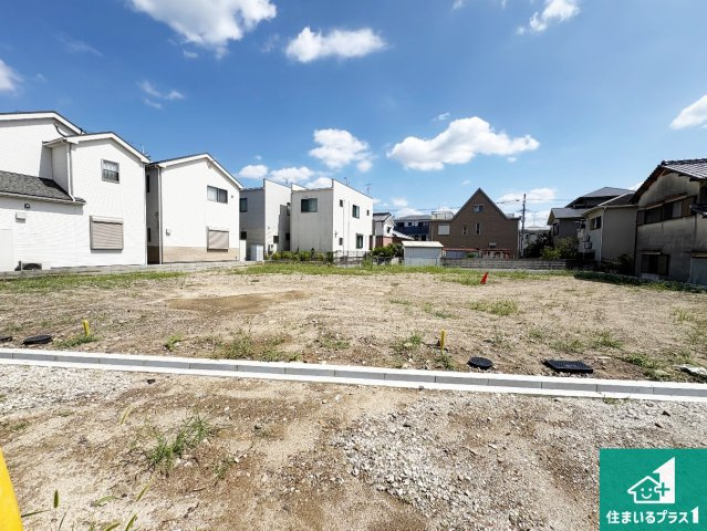 周辺は落ち着いた街並みの住宅地！子育てがしやすい住環境です！現地でしかわからない事もございます。是非一度ご覧ください。