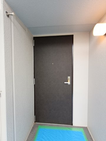 明るい玄関です