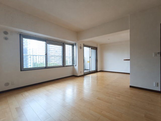 ゆったり過ごせる居間です