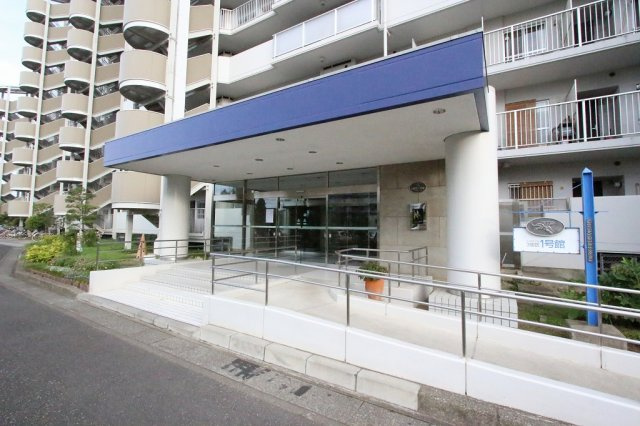 落ち着いたエントランスです