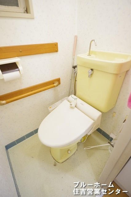 ■換気窓付きのトイレです。