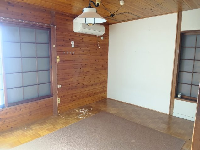 木目調なので温かく落ち着いた雰囲気です！