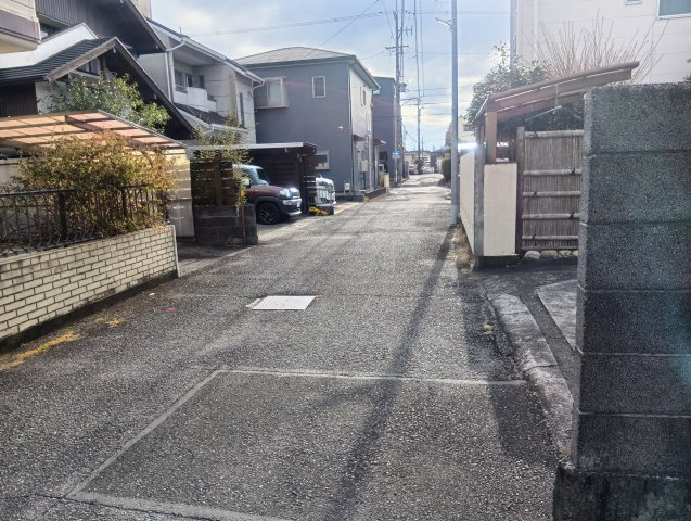 住宅地はお店や工場が少ないため、静かで住みやすい環境です！