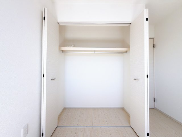 2階南西側洋室（約5帖）の収納