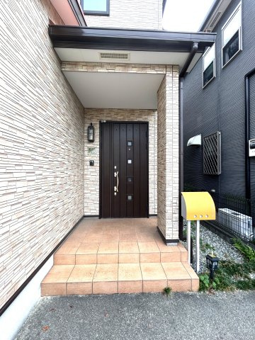 きれいな玄関です。