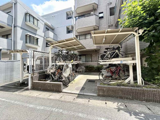 屋根付き駐輪場