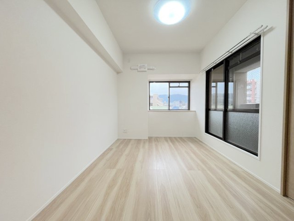 アンピールやよい坂の洋室