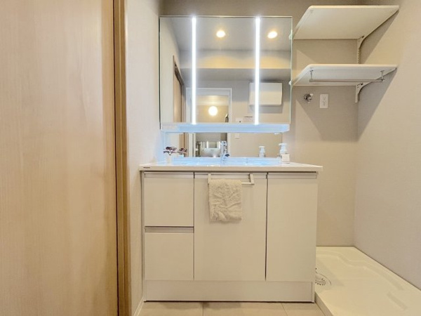 アンピールやよい坂の独立洗面台