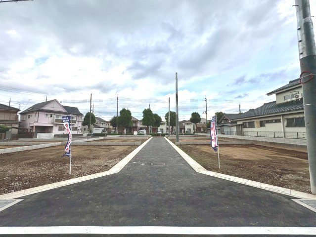 全10区画　　間取り・外観・設備まで自由にプランニング可能。暮らし方に合わせた住まいをご提案できます。花田小学校まで徒歩約4分(270ｍ)、毎日の通学がしやすい住環境です。