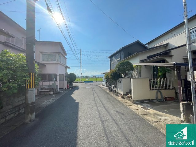 周辺は落ち着いた街並みの住宅地！子育てがしやすい住環境です！気になることがありましたら、お気軽にお問い合わせください！　