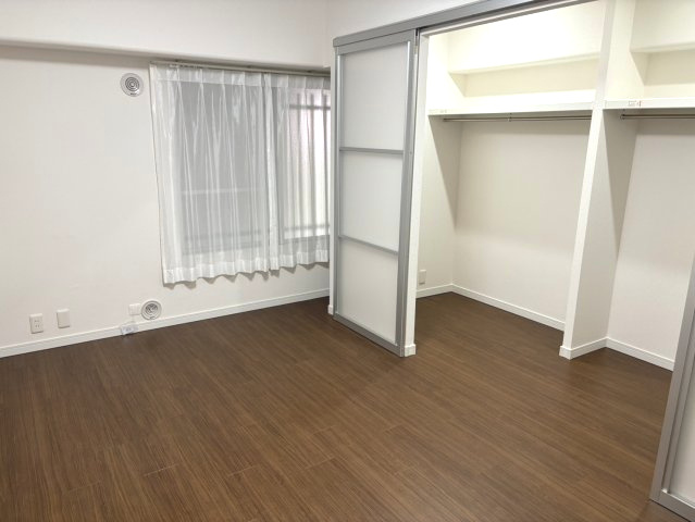 北側洋室　約7帖です。　寝室にいかがでしょうか。